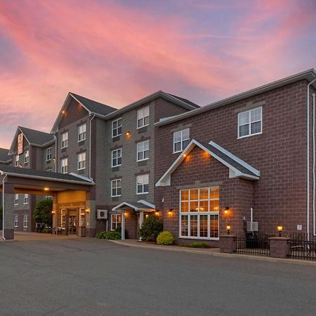 Best Western Plus Fredericton Hotel & Suites Exterior photo