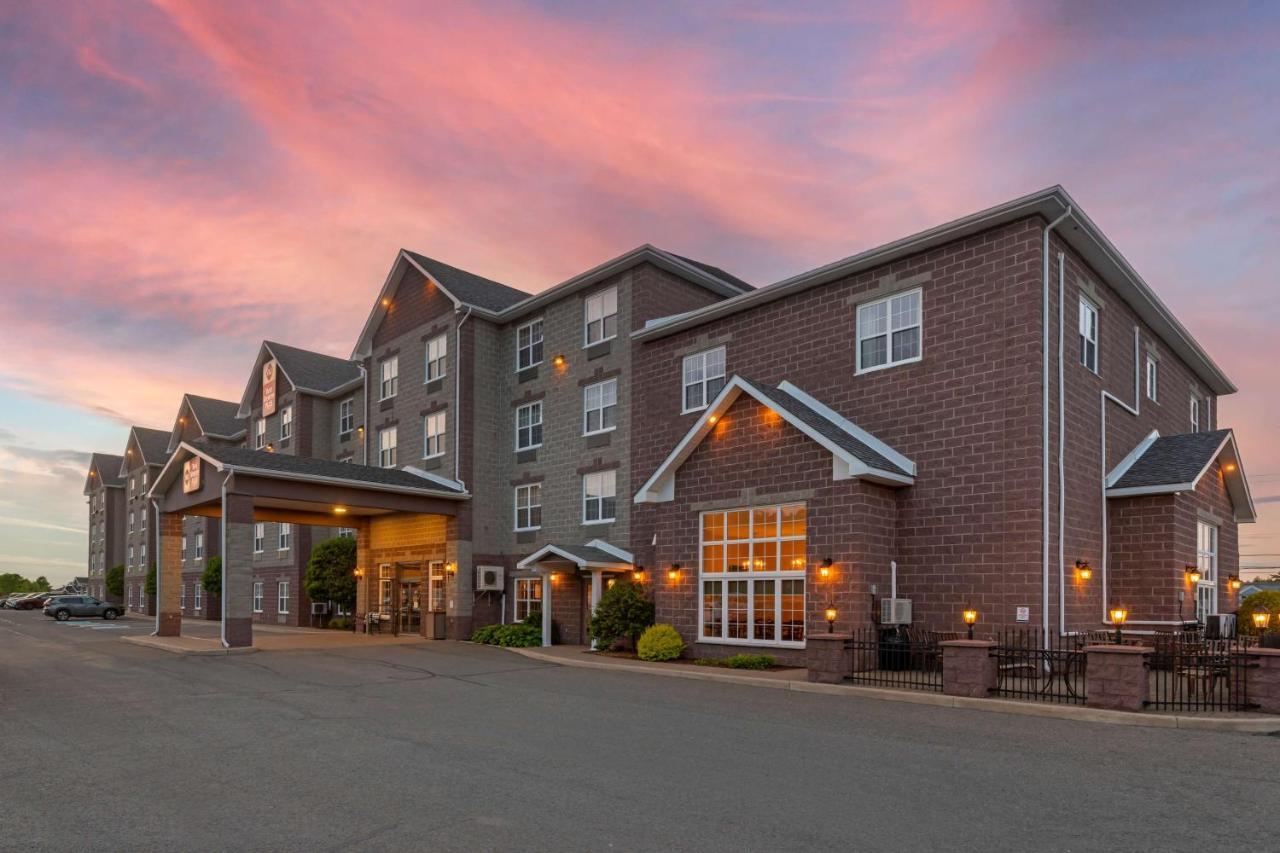 Best Western Plus Fredericton Hotel & Suites Exterior photo