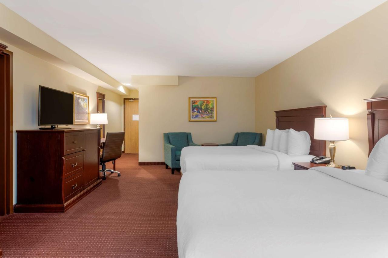 Best Western Plus Fredericton Hotel & Suites Exterior photo