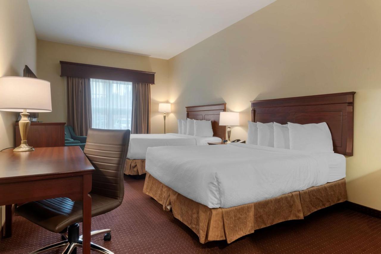 Best Western Plus Fredericton Hotel & Suites Exterior photo