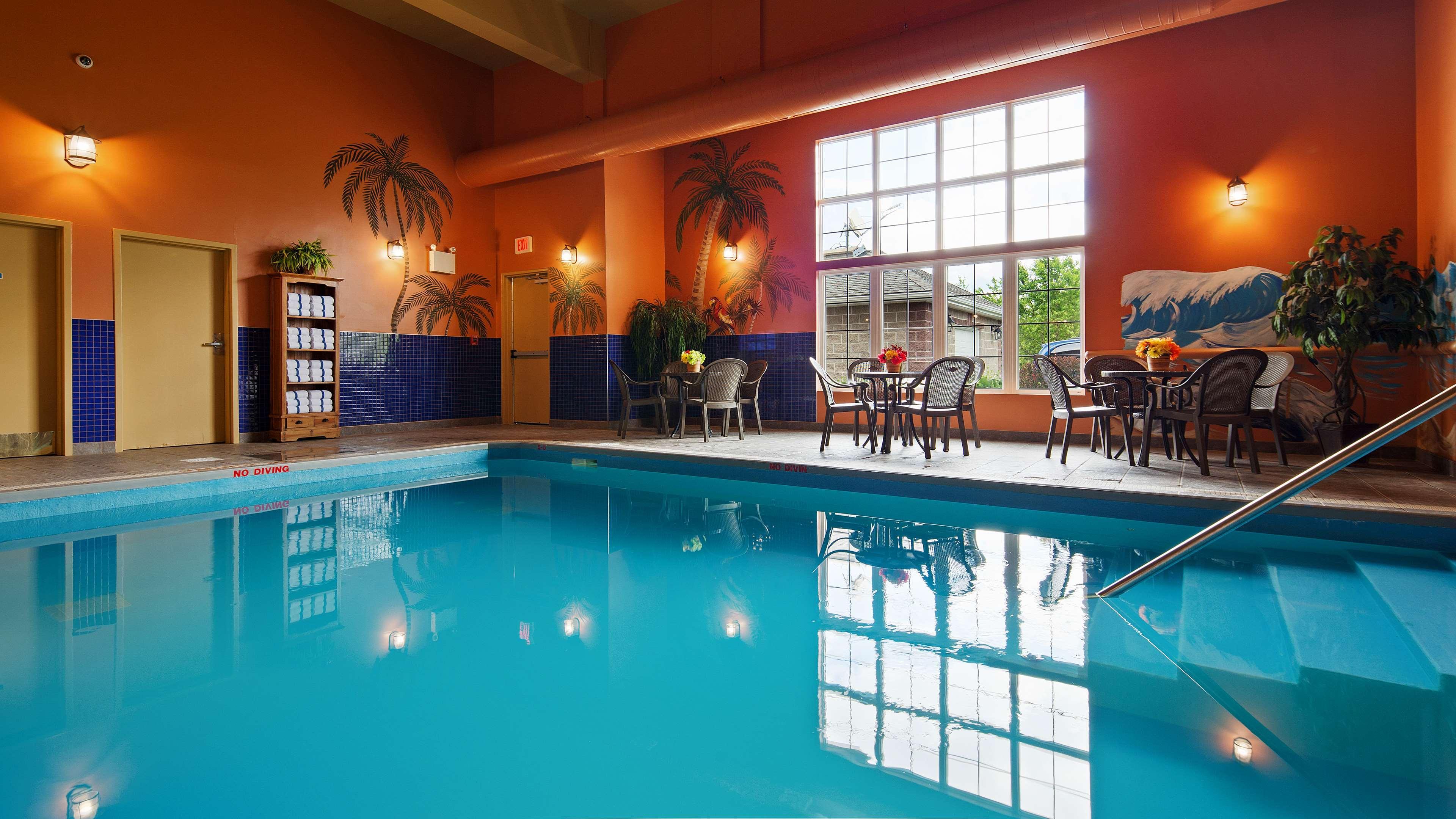 Best Western Plus Fredericton Hotel & Suites Exterior photo
