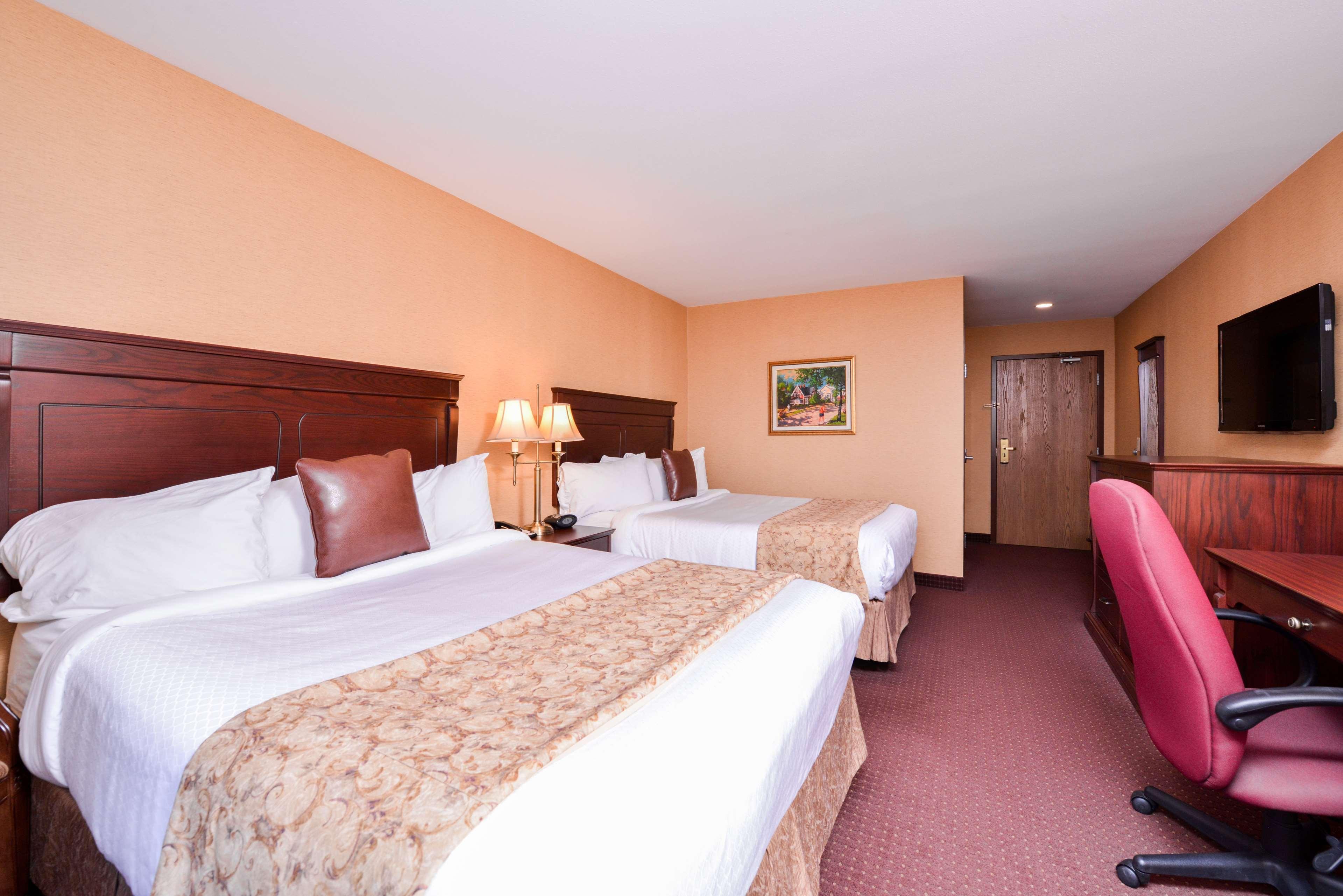 Best Western Plus Fredericton Hotel & Suites Exterior photo