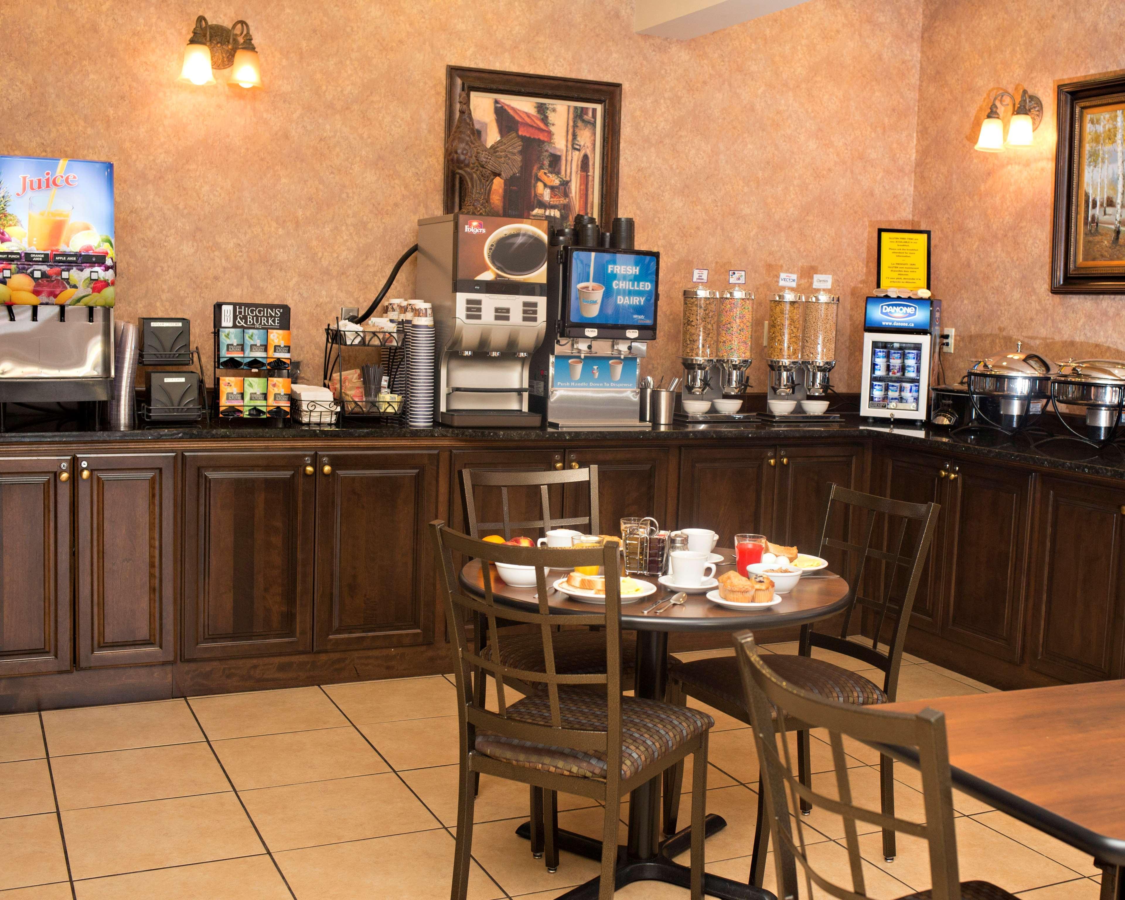 Best Western Plus Fredericton Hotel & Suites Exterior photo